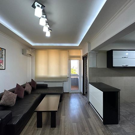 Yeznik Koghbatsi - Amiryan Crossroads 1 Bedroom Comfy Apartment With Balcony Ko100 Ереван Екстериор снимка