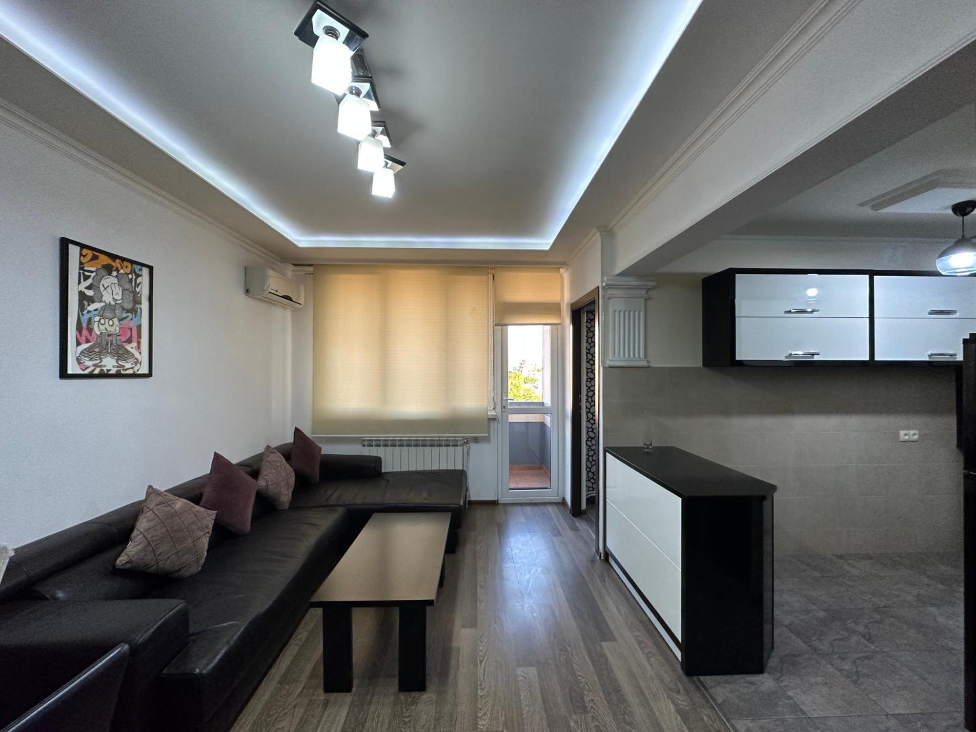 Yeznik Koghbatsi - Amiryan Crossroads 1 Bedroom Comfy Apartment With Balcony Ko100 Ереван Екстериор снимка