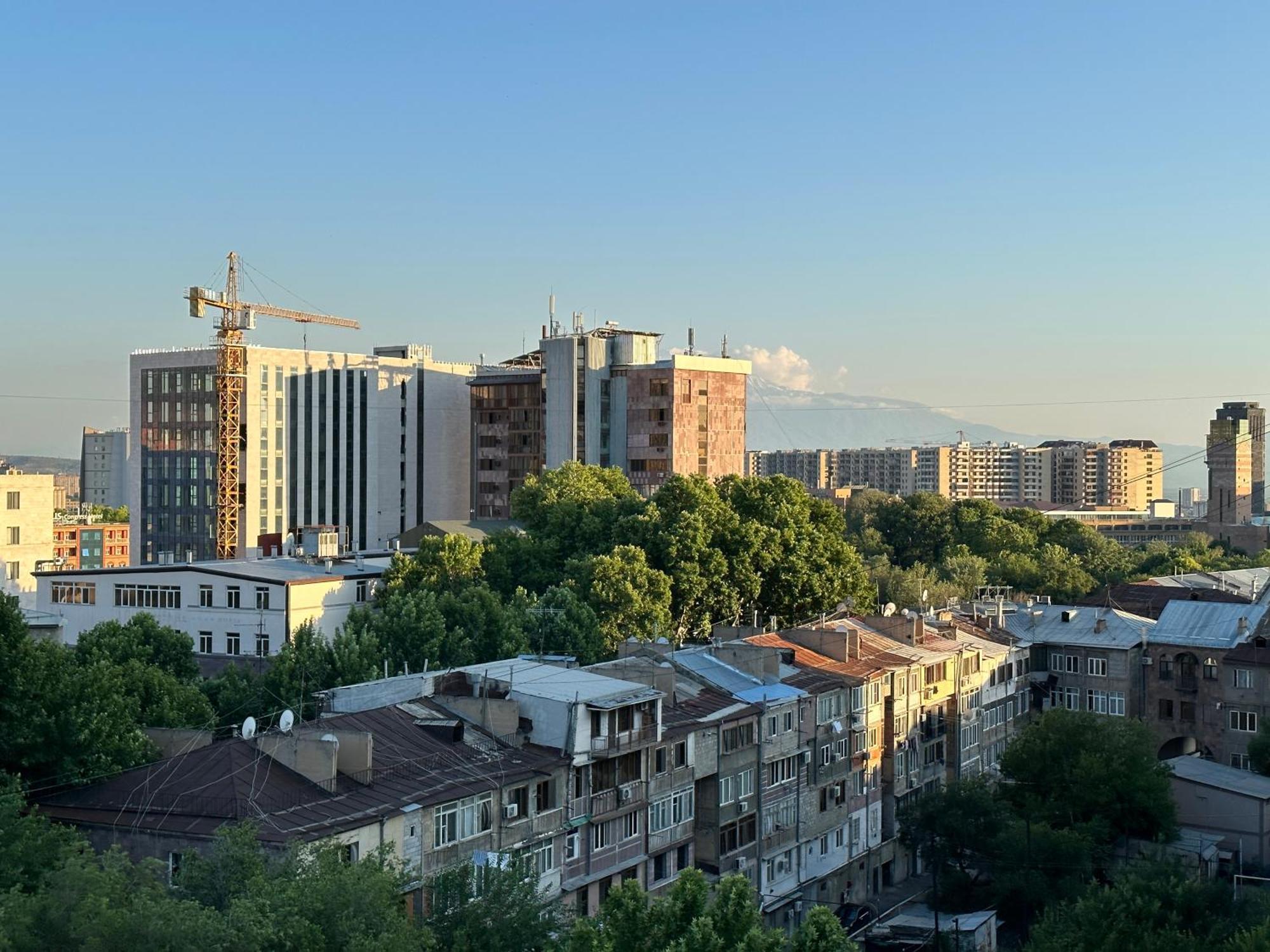 Yeznik Koghbatsi - Amiryan Crossroads 1 Bedroom Comfy Apartment With Balcony Ko100 Ереван Екстериор снимка